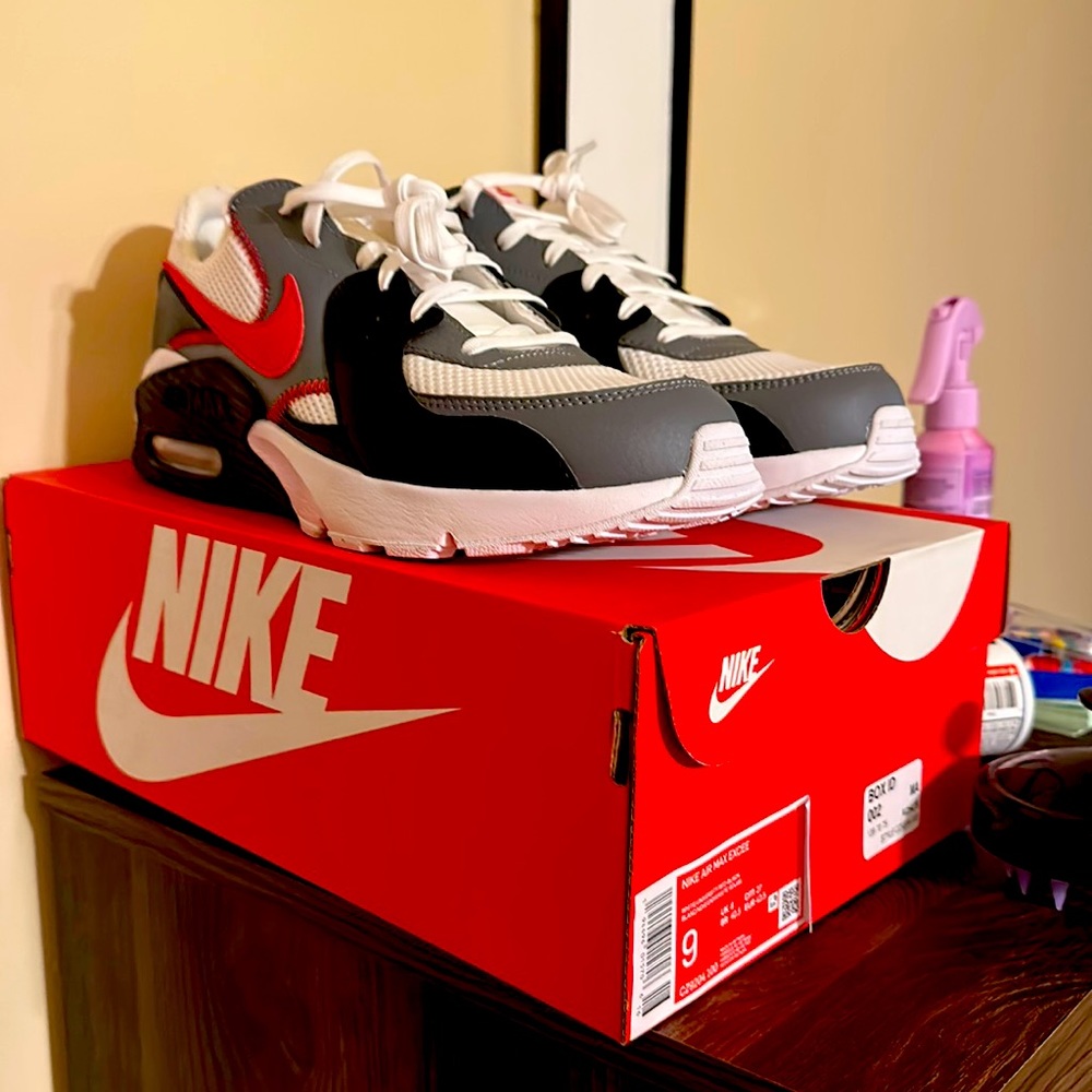 Nike air max EXCEE - white/university red-black size 9